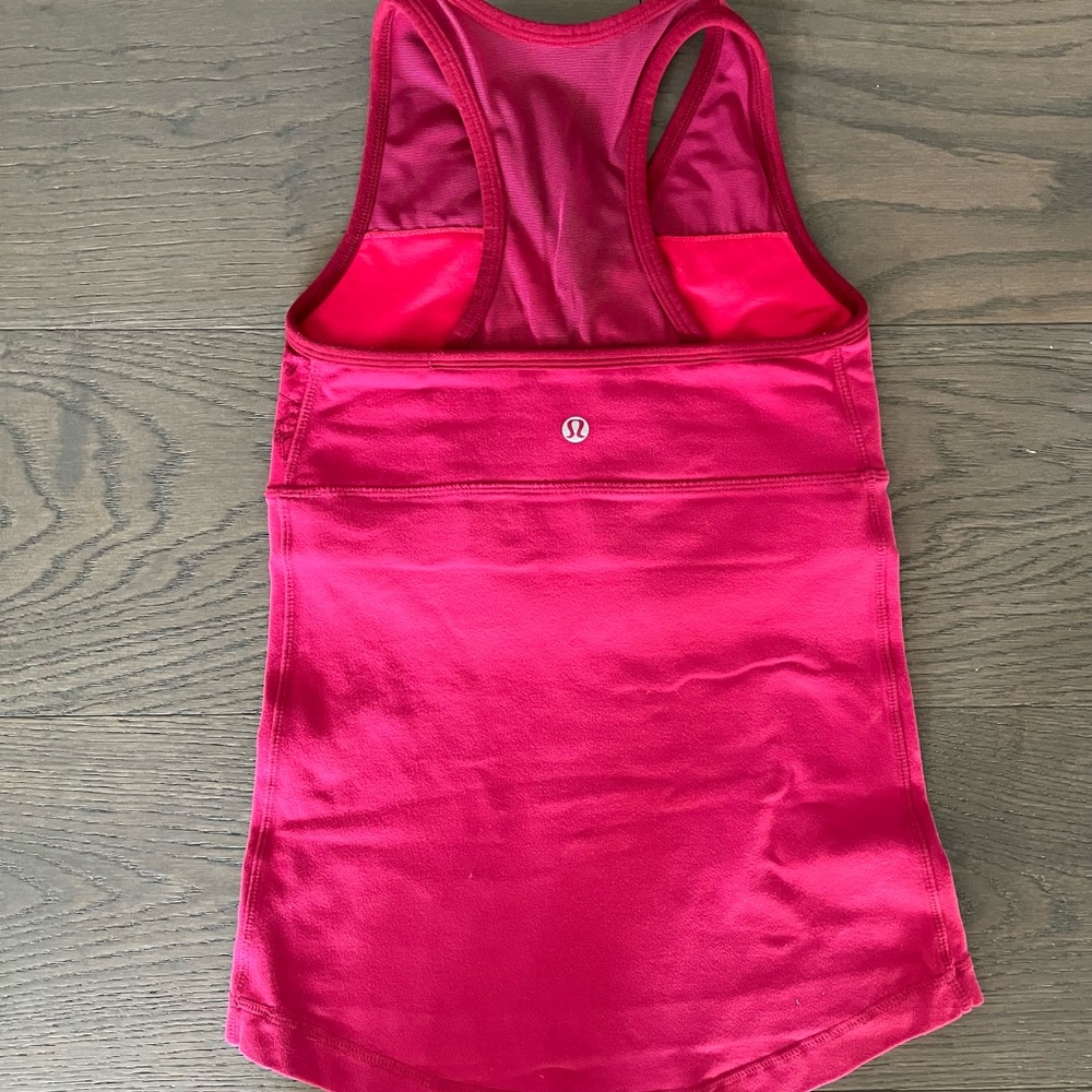 Lululemon burgundy tank top sz 4 EUC